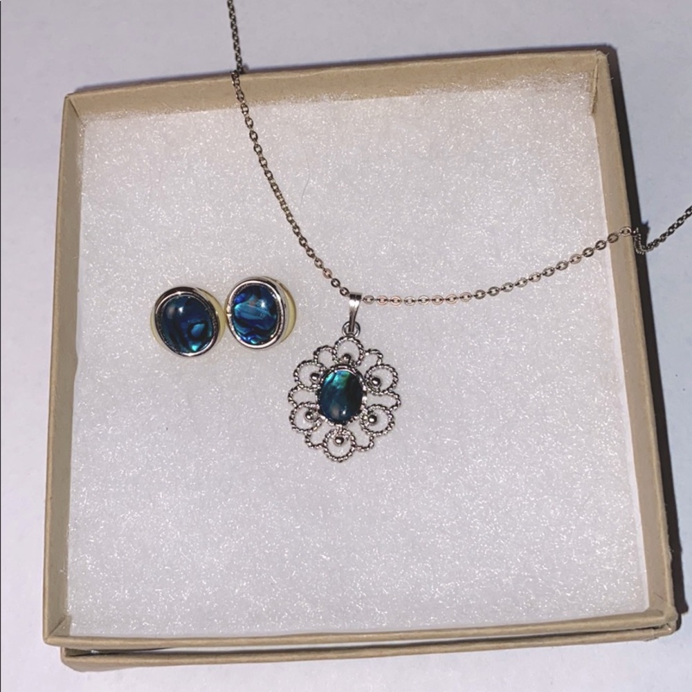 Teal & Silver Tone Necklace & Earrings